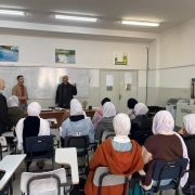 Palestine Polytechnic University (PPU) - كلية الهندسة تقدم المساعدة التدريبية لطالبات بنات دورا الثانوية
